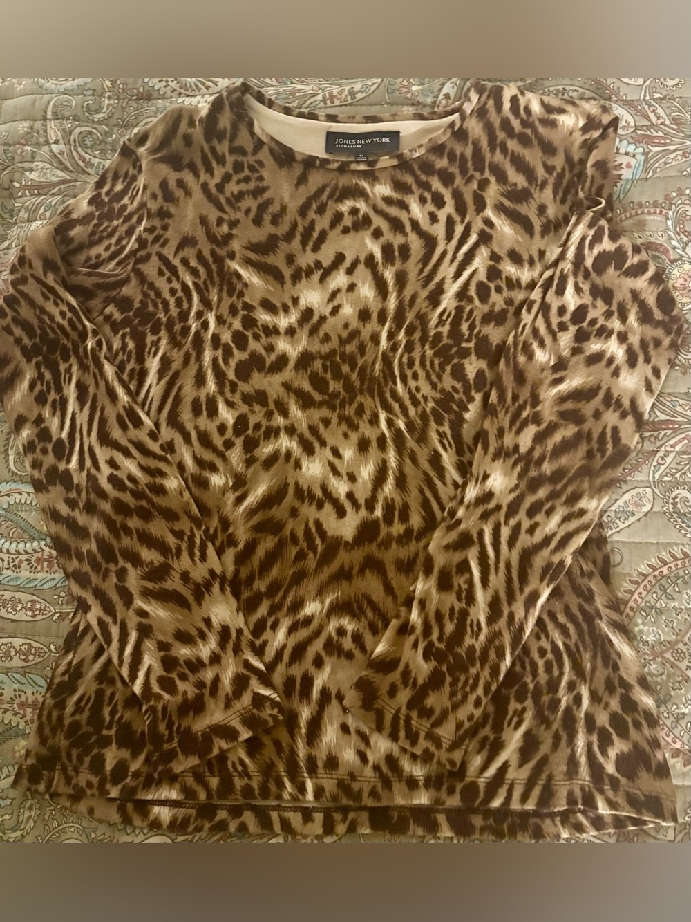 Jones New York Signature Long Sleeve Animal Print Heavy Weight Top Like New!!!!
